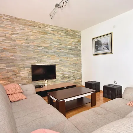 Beautiful In With Wifi Apartment Podstrana